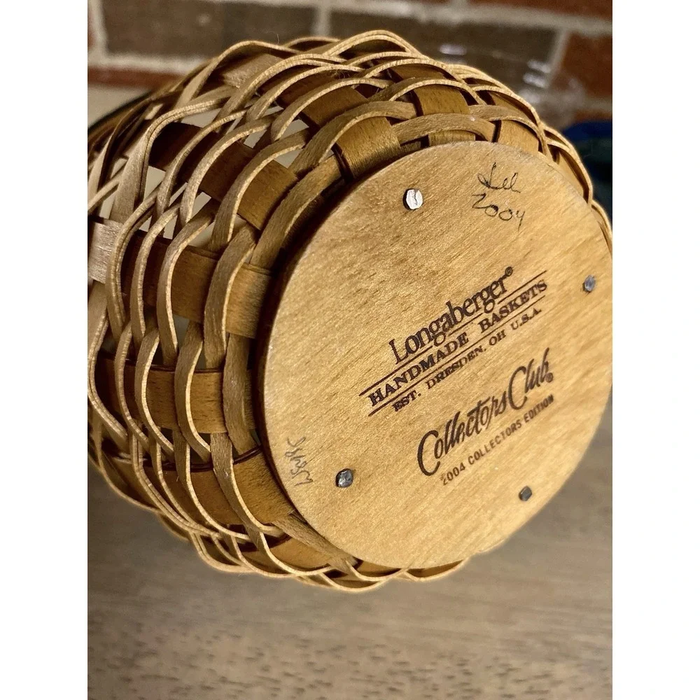 Longaberger 2004‎ Collectors Club Collectors Edition Basket, Liner & Protector